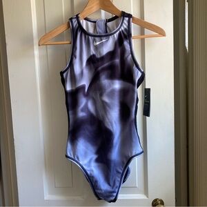 NWT Women's NIKE Hydrastrong One-Piece Nessa Swimsuit - Size 4 - Gray